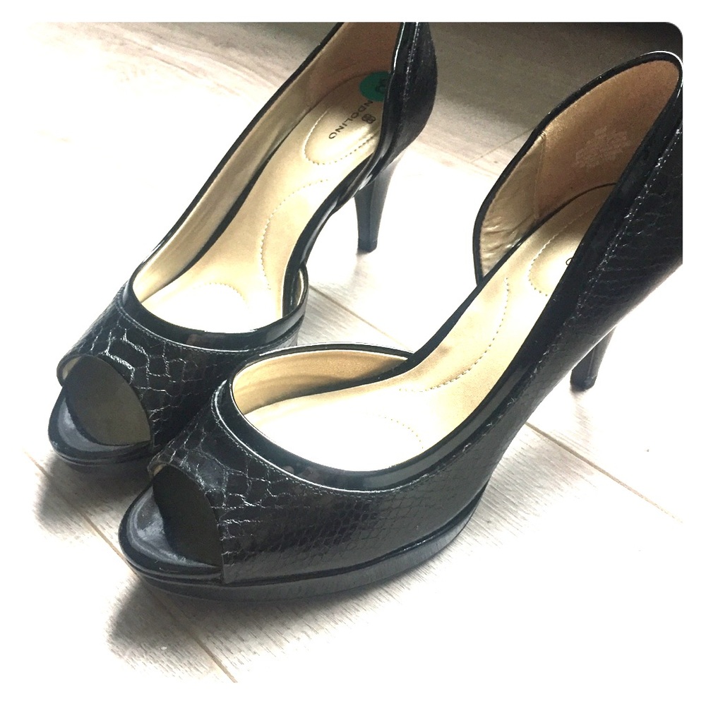 Snake skin black peek toe heels